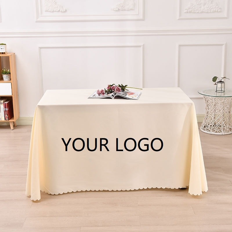 Loose Tablecloth
